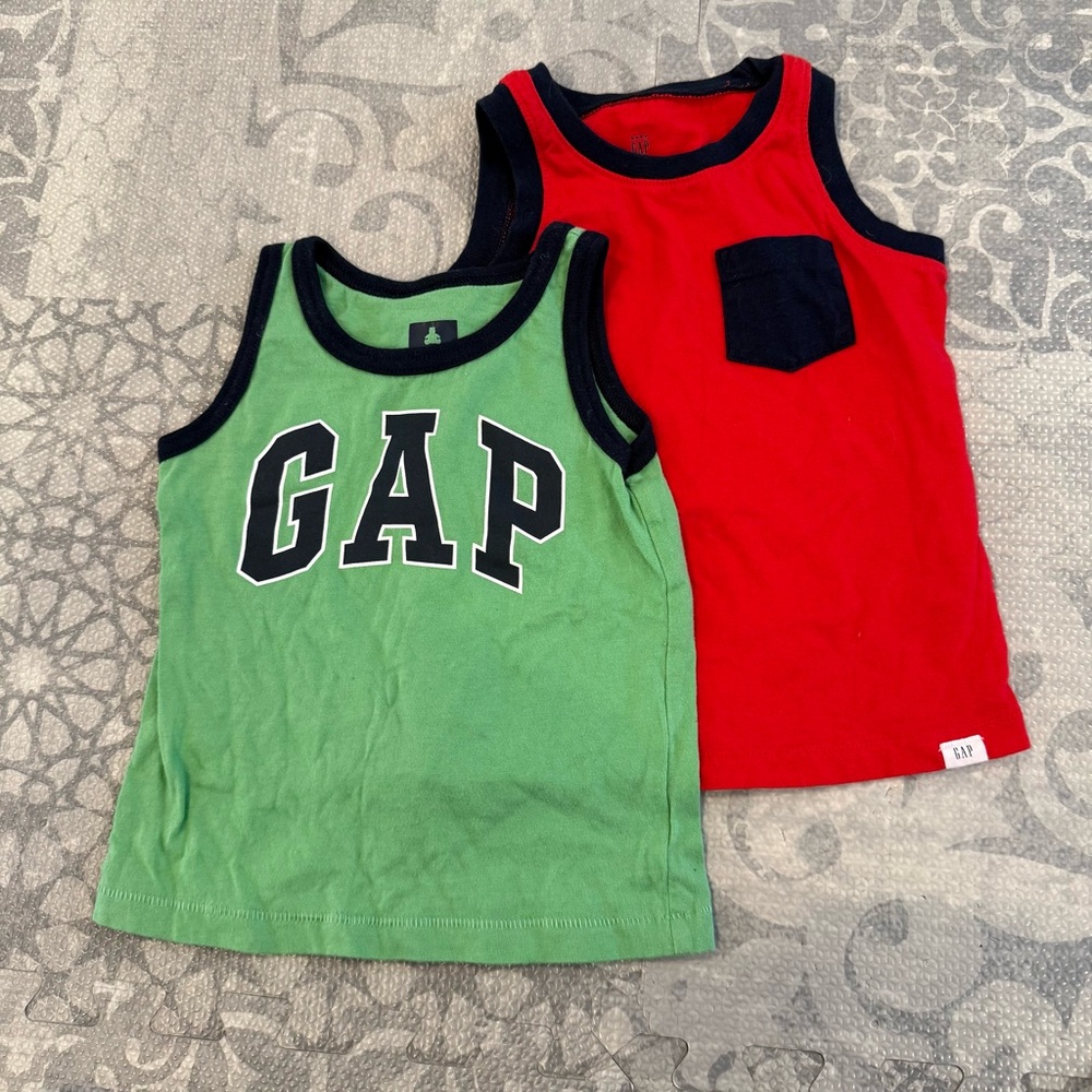 GAP - 2T Boys Kids Green and Red Tank Tops